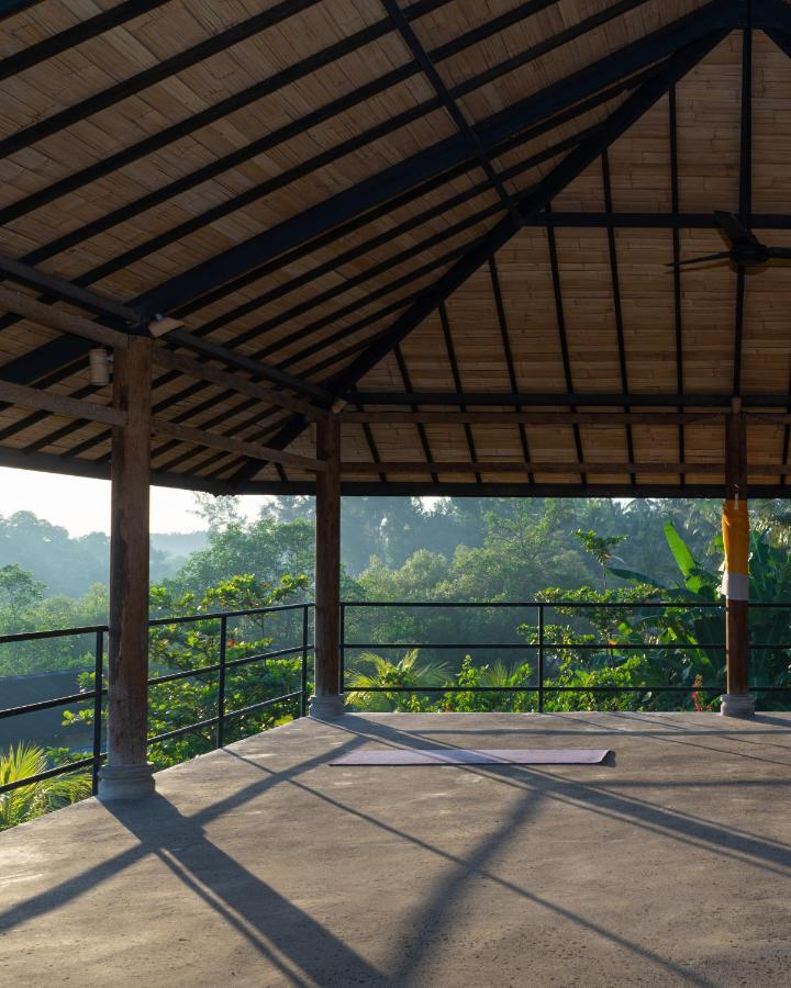 Mangroove Bay Boutique Hostel Banyuwedang Exterior photo
