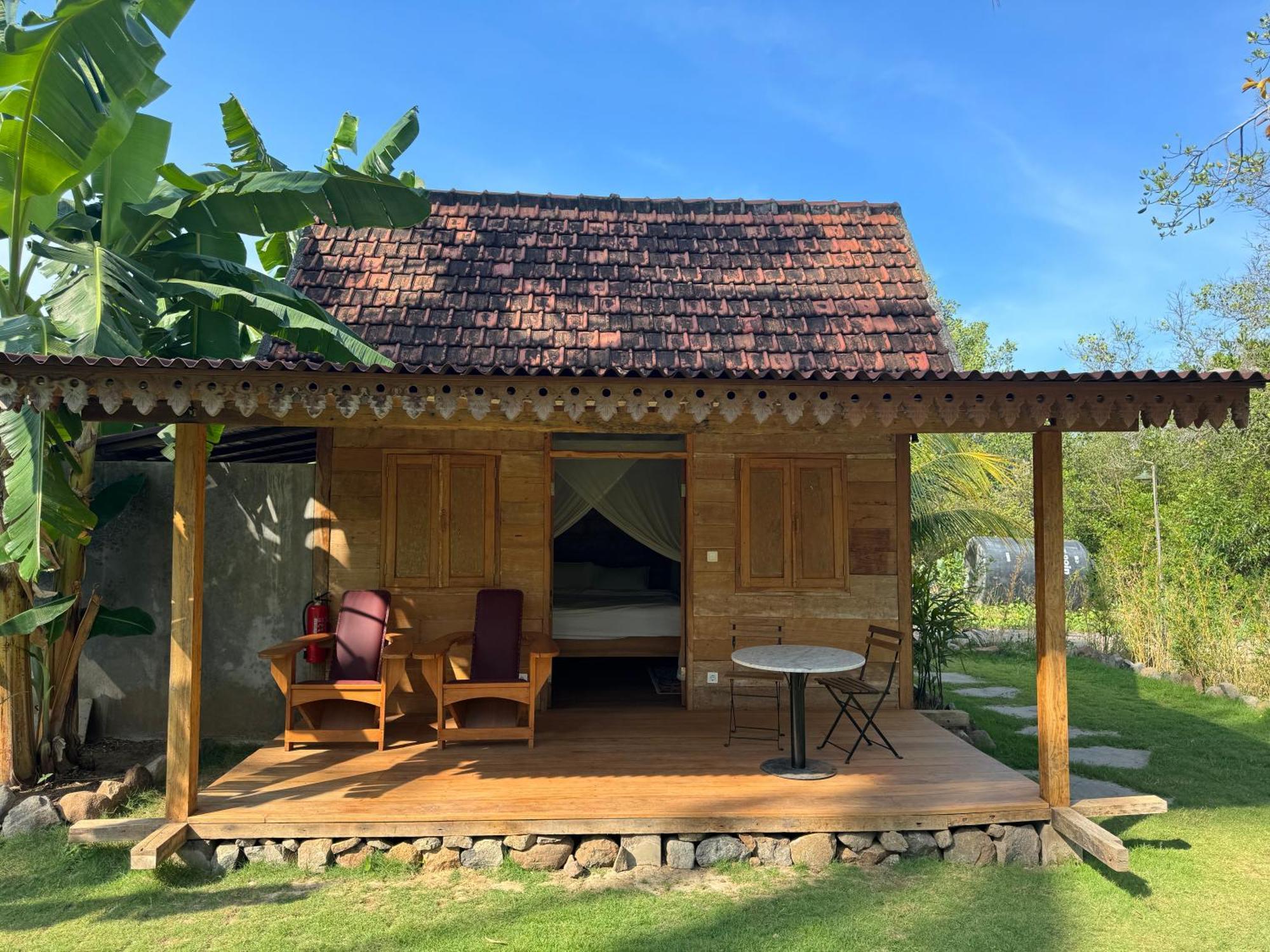 Mangroove Bay Boutique Hostel Banyuwedang Exterior photo