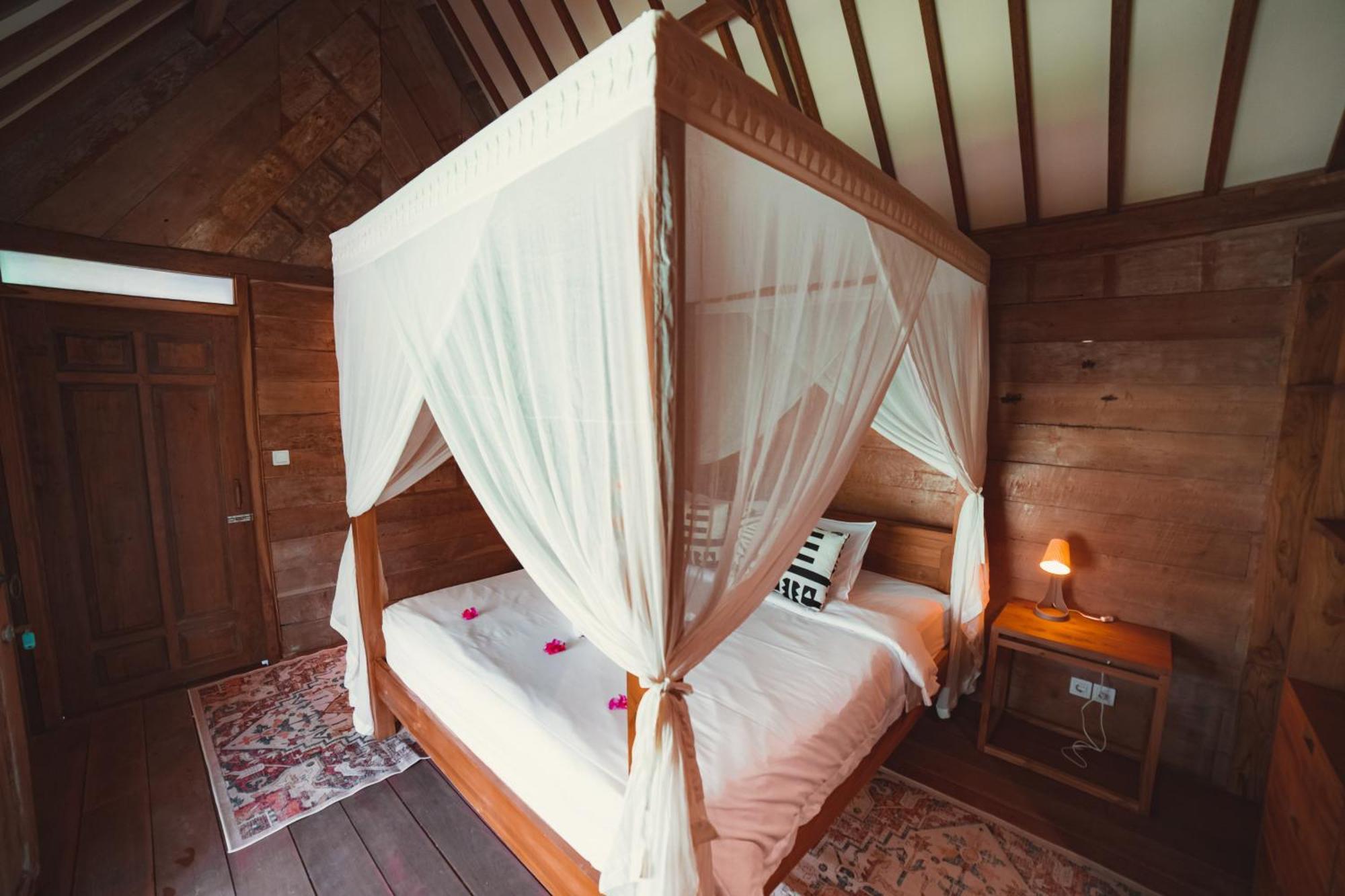 Mangroove Bay Boutique Hostel Banyuwedang Exterior photo