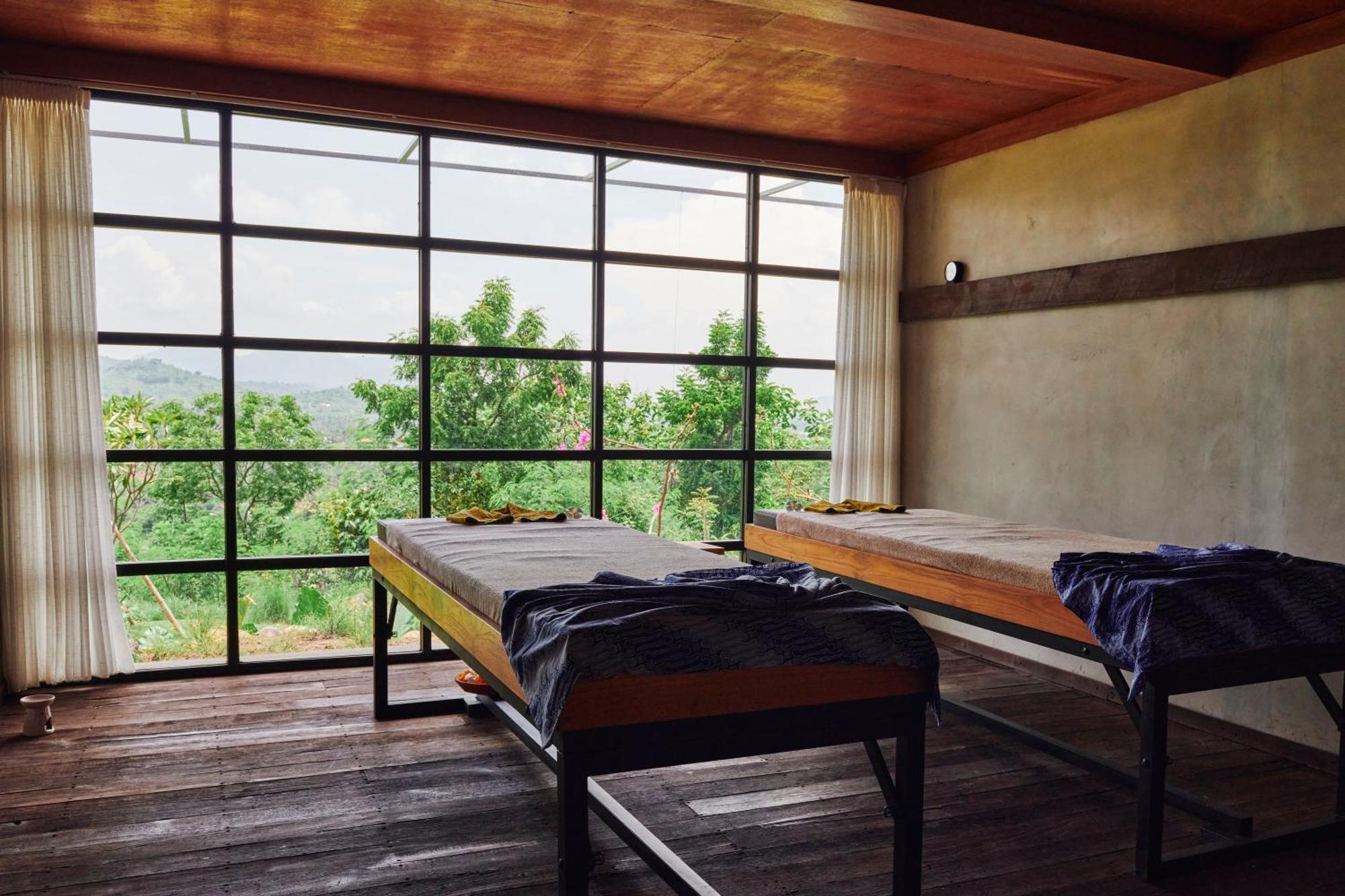 Mangroove Bay Boutique Hostel Banyuwedang Exterior photo
